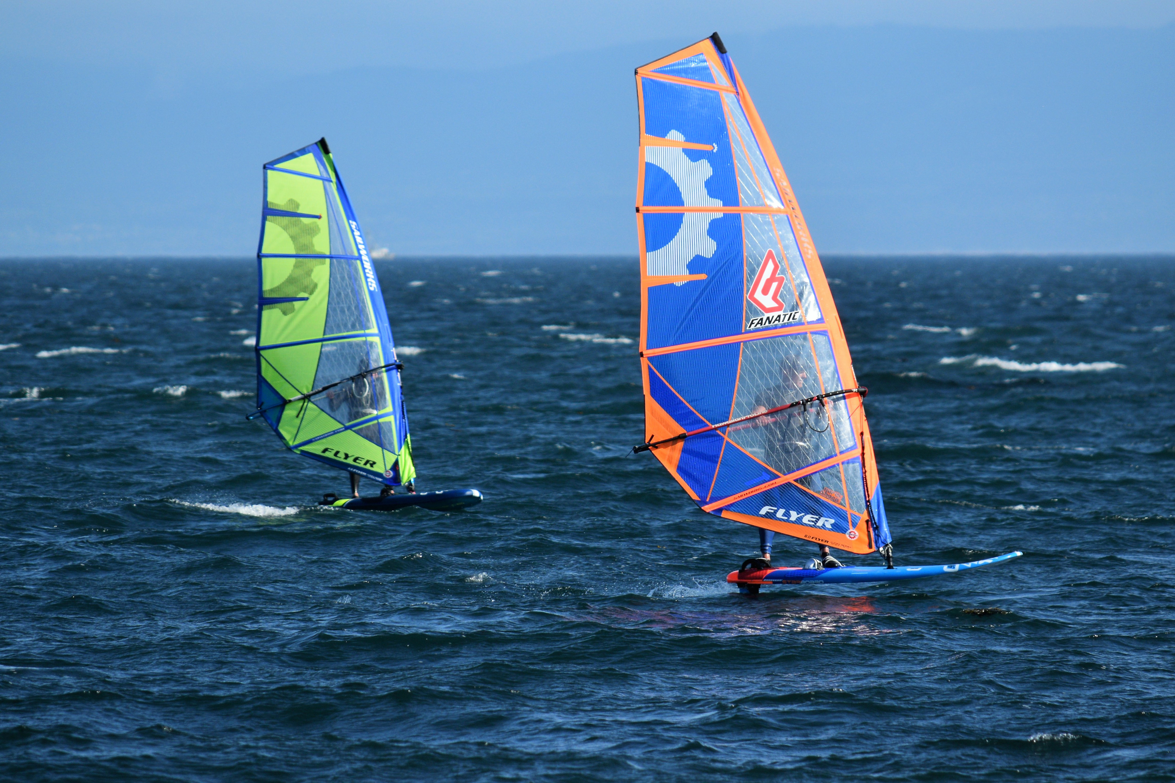 Foiling at RB, Twizz on 4.5, Bobson on 6.0
