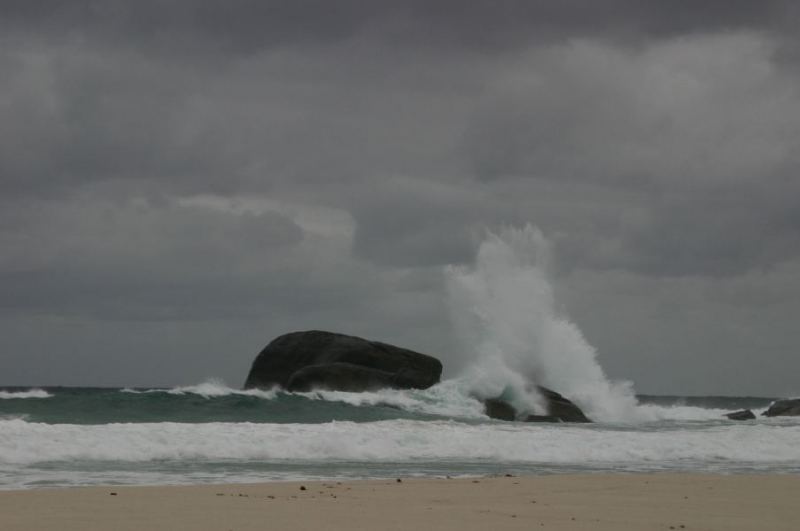 www.strongkiteboarding.com
moving water""
