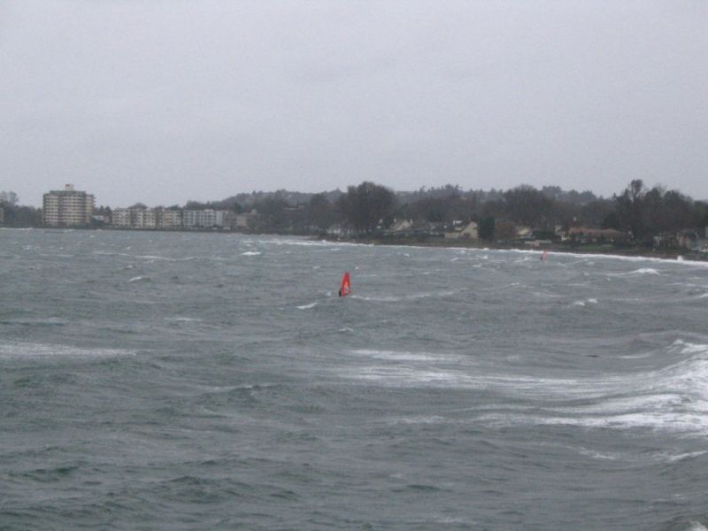 Art in front, Kus in background
Having OP fun just before the 50knot gusts hit!!     : %  Insane!!
Later tailwalking on flat 3.5, big waves, yikes!!
