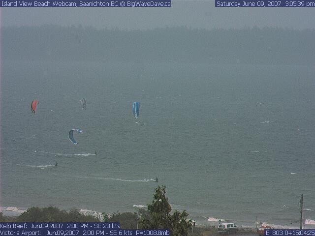 Busy Kite Day on rare IV summer SE
