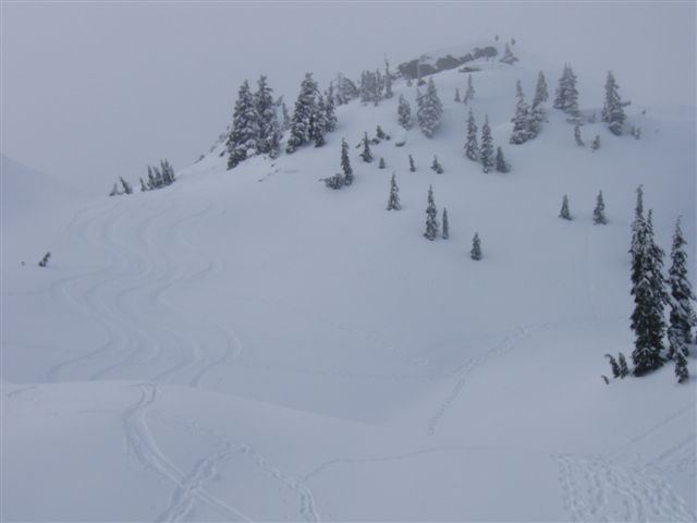 Check the tracks on Peak 1 upon departure  ;)  Now there's 4  :)
