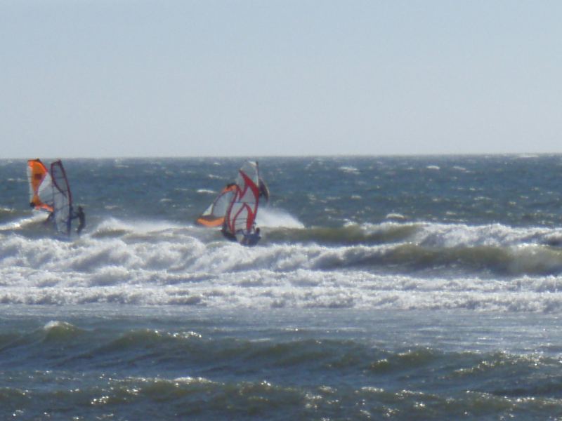 Wdoc red flames sail, mid heat
