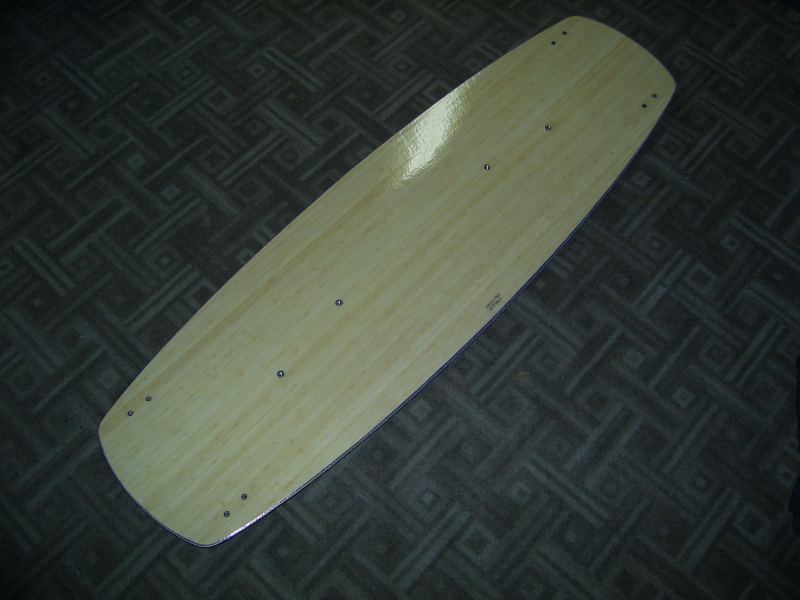 Bamboo Veneer Overview
Foam core, bamboo veneer, abs edges, sandwich construction.
Keywords: custom kiteboard McKee