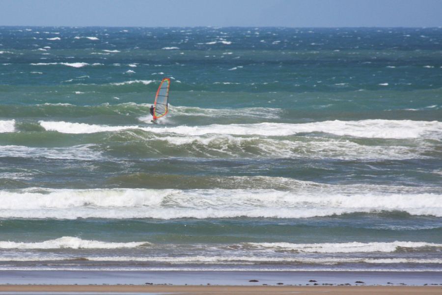 More summer fun
Winds have been perfect 5.0 for most of the week and a nice little wave building. Monday's swell prediction is huge !!!
