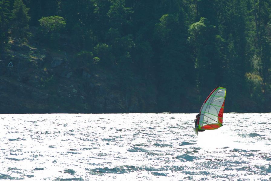 windsurfing in the thermals
windsurf247 playing in his backyard
