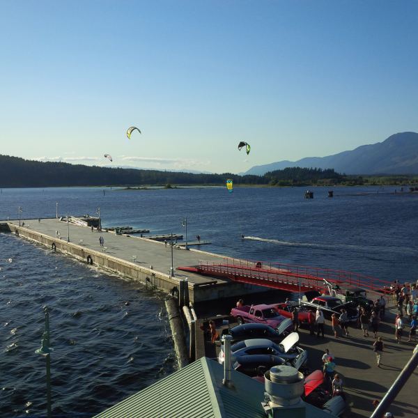 Carshow/Kiteshow at Harbour Quay
Thunder In The Valley carshow at Quay with kites on the water
