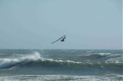 Waves_Finally_Moderated,_Florence_06-09.jpg