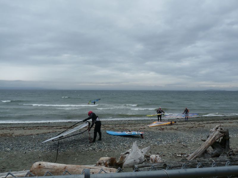 ESE day at SP
The end of one of the great spring/summer ESE days at SP. Nice to see a few windsurfers among the many kiters show up to share the wind. Bring on the stormy summer weather please!
