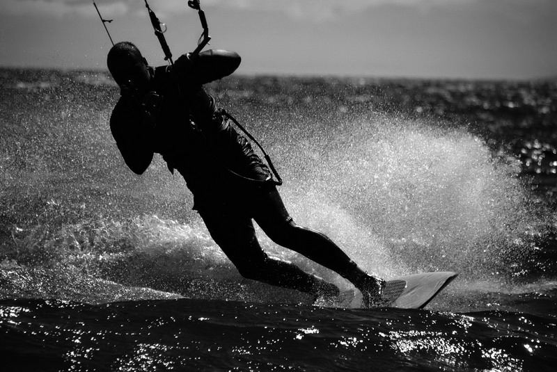 KiteSurfingJune7_07_BW_resize~0.jpg