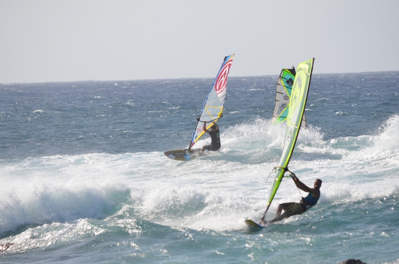 Slashing a nothing wave with Kauli on the 2016 KS3 in front, they look sick!
