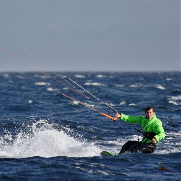 Dallas Road - Sept 22nd
My first go at kiteboarding pics.  Shot with a Canon 100-400mm adapted to a Panasonic GX8.  All manual focus.

@gwydionjhr on Instagram
