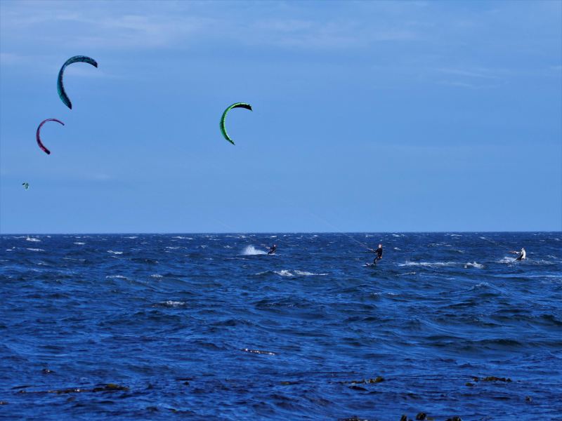 Dallas Road - Sept 22nd
My first go at kiteboarding pics.  Shot with a Canon 100-400mm adapted to a Panasonic GX8.  All manual focus.

@gwydionjhr on Instagram
